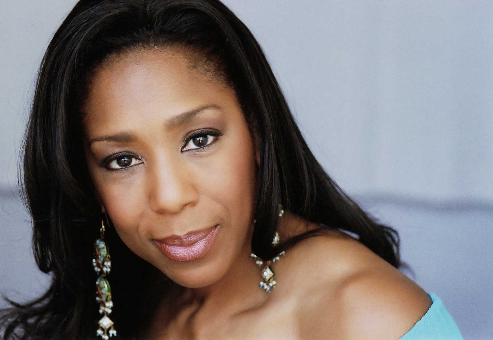 Dawnn Lewis PHOTO/The Ernestine M Raclin School of the Arts